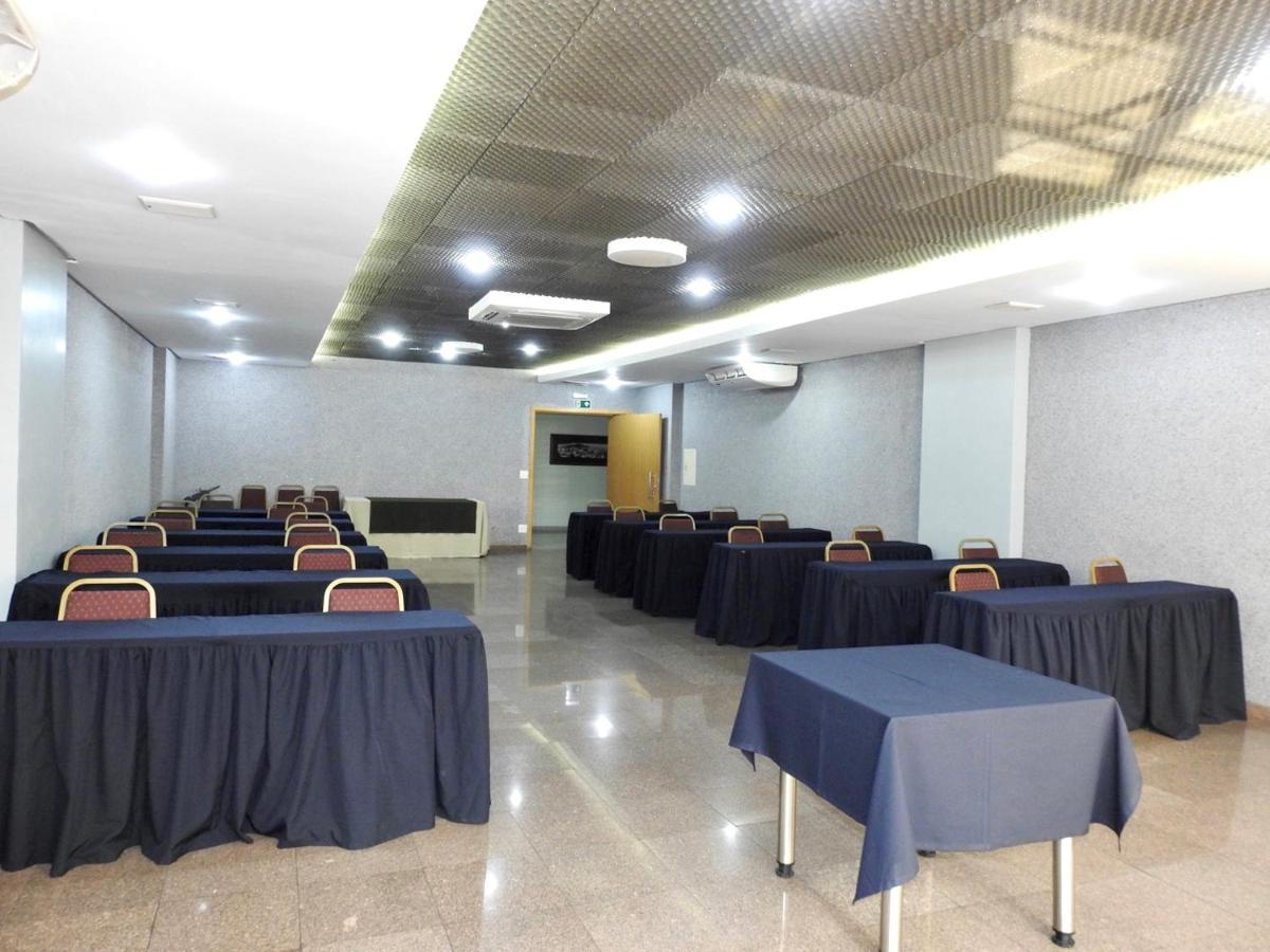 Constantino Hotel E Eventos Juiz de Fora Exteriér fotografie A conference room at the hotel